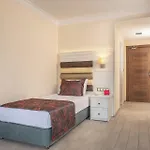 Arbatt فندق مرمريس
